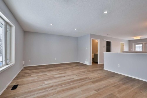 2123B 20A Avenue, Coaldale, AB - Indoor Photo Showing Other Room