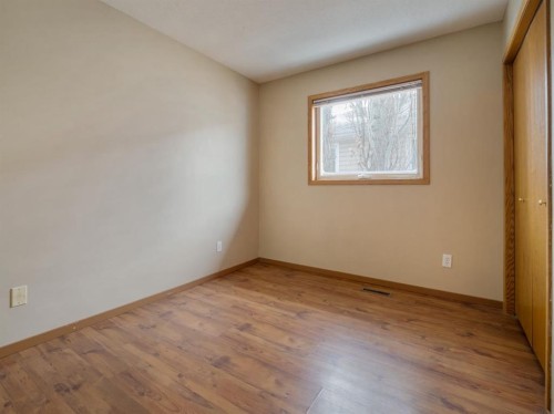 22 Assiniboia Road West, Lethbridge, AB - Indoor Photo Showing Other Room