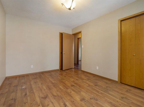 22 Assiniboia Road West, Lethbridge, AB - Indoor Photo Showing Other Room