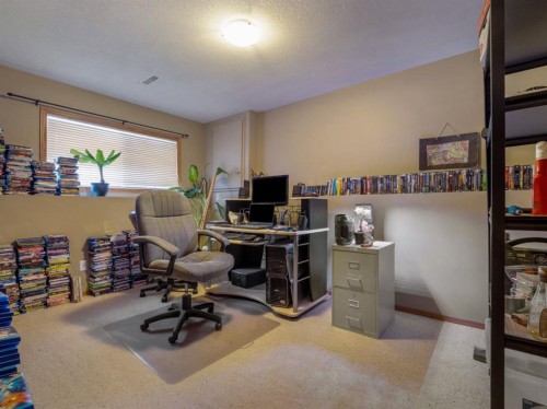 22 Assiniboia Road West, Lethbridge, AB - Indoor Photo Showing Office