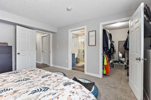99 Kodiak Crescent North, Lethbridge, AB - Indoor Photo Showing Bedroom