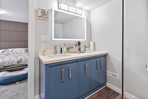 99 Kodiak Crescent North, Lethbridge, AB - Indoor Photo Showing Bathroom