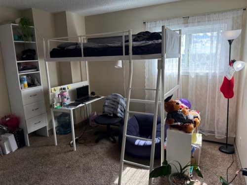 921-21 Berkeley Place West, Lethbridge, AB - Indoor
