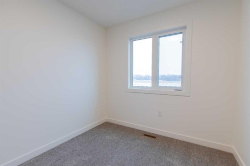 2815 16 Avenue, Coaldale, AB - Indoor Photo Showing Other Room