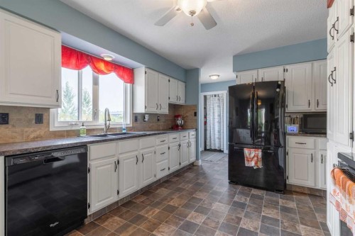 59 1 Street, Orton, AB - Indoor Photo Showing Kitchen