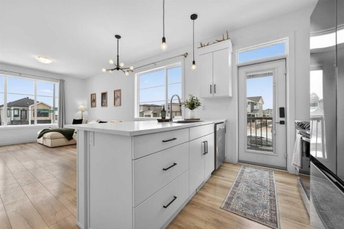 1103 Coalbrook Place West, Lethbridge, AB - Indoor Photo Showing Kitchen With Upgraded Kitchen