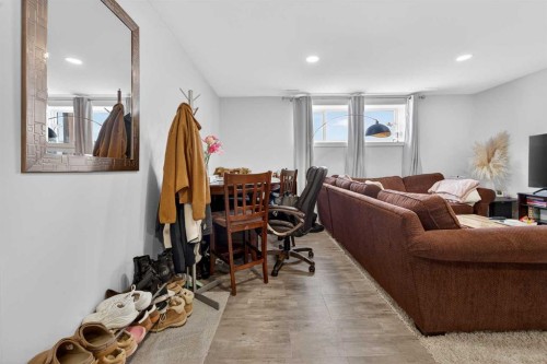 1103 Coalbrook Place West, Lethbridge, AB - Indoor