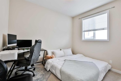 918 Greywolf Run North, Lethbridge, AB - Indoor Photo Showing Bedroom