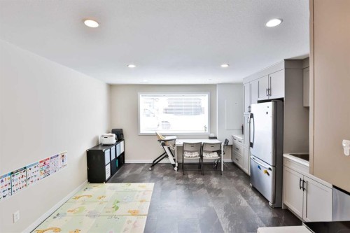 918 Greywolf Run North, Lethbridge, AB - Indoor