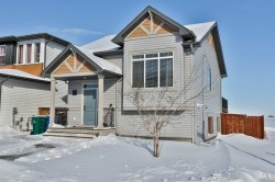 918 Greywolf Run NORTH Lethbridge, AB T1H 7G7