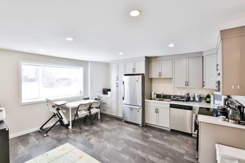 918 Greywolf Run North, Lethbridge, AB - Indoor Photo Showing Kitchen With Double Sink
