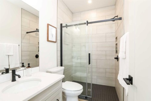 4761 72 Avenue, Taber, AB - Indoor Photo Showing Bathroom