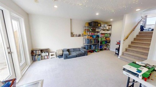 668 Blackfoot Terrace West, Lethbridge, AB - Indoor Photo Showing Other Room