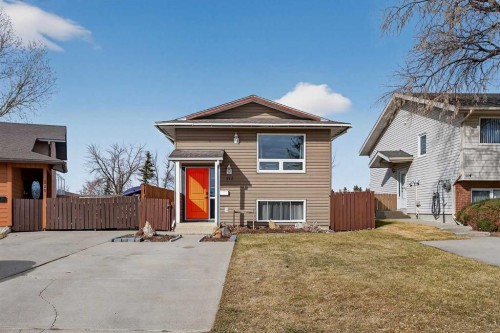 112 Iroquois Crescent WEST Lethbridge, AB T1K 5J4