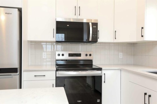 4757 72 Avenue, Taber, AB - Indoor Photo Showing Kitchen