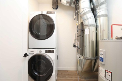 4757 72 Avenue, Taber, AB - Indoor Photo Showing Laundry Room