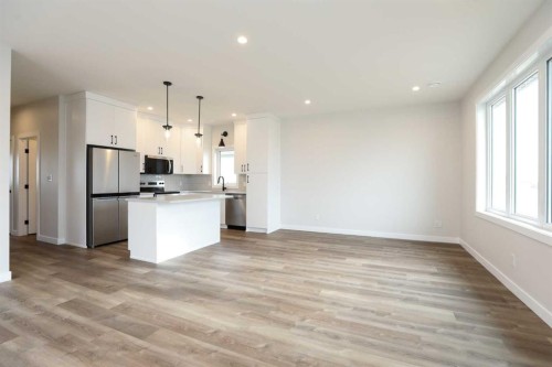 4757 72 Avenue, Taber, AB - Indoor Photo Showing Kitchen