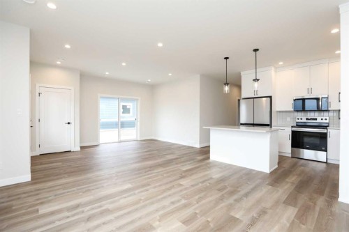 4757 72 Avenue, Taber, AB - Indoor Photo Showing Kitchen With Upgraded Kitchen