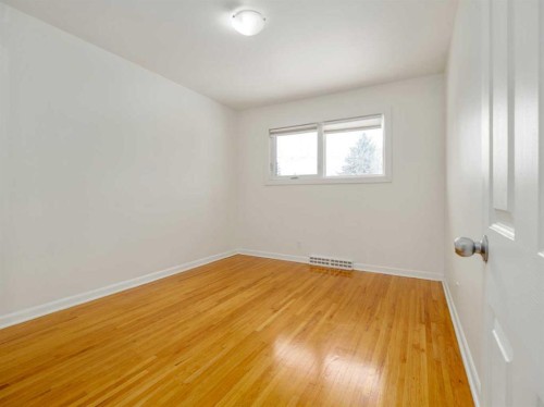 5720 56 Street, Taber, AB - Indoor Photo Showing Other Room