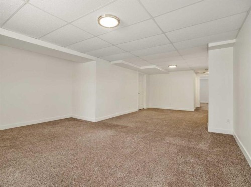 5720 56 Street, Taber, AB - Indoor Photo Showing Other Room