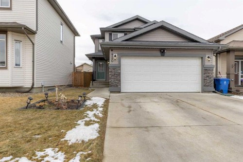 420 Silkstone Crescent West, Lethbridge, AB - Outdoor