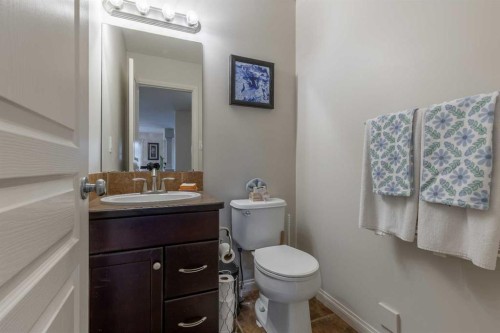 420 Silkstone Crescent West, Lethbridge, AB - Indoor Photo Showing Bathroom