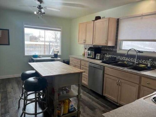 1216 23 Street North, Lethbridge, AB 