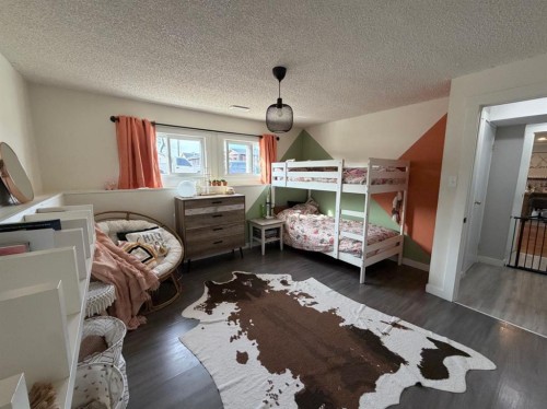 2106 7 Ave, Fort Macleod, AB - Indoor Photo Showing Bedroom