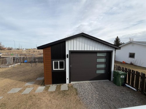 2106 7 Ave, Fort Macleod, AB - Outdoor With Exterior