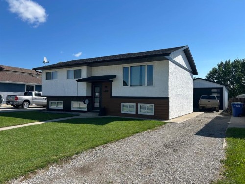 2106 7 Ave, Fort Macleod, AB - Outdoor