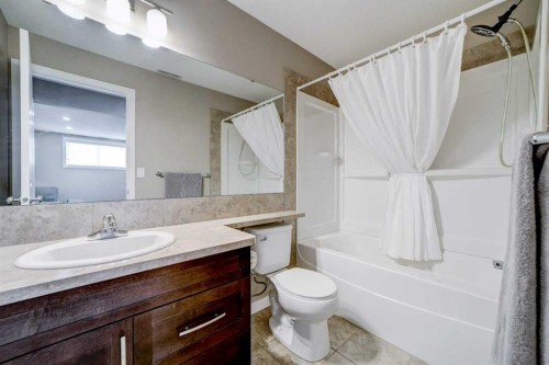 1961 Parkside Way, Coaldale, AB - Indoor Photo Showing Bathroom
