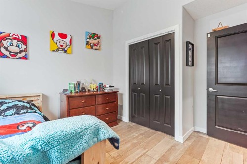 352 Tartan Circle West, Lethbridge, AB - Indoor Photo Showing Bedroom