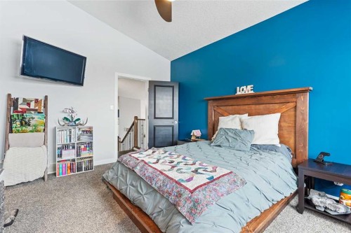 352 Tartan Circle West, Lethbridge, AB - Indoor Photo Showing Bedroom
