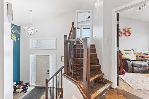 352 Tartan Circle West, Lethbridge, AB - Indoor Photo Showing Other Room