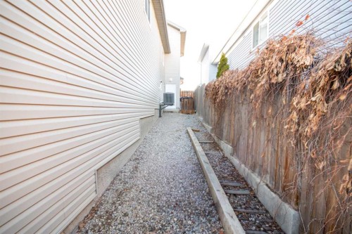 352 Tartan Circle West, Lethbridge, AB - Outdoor