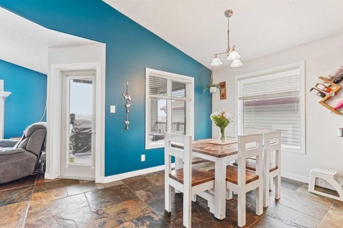 352 Tartan Circle West, Lethbridge, AB - Indoor Photo Showing Dining Room