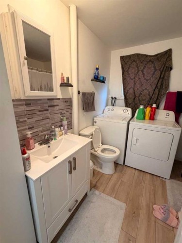 6119 53 Street, Taber, AB - Indoor Photo Showing Laundry Room