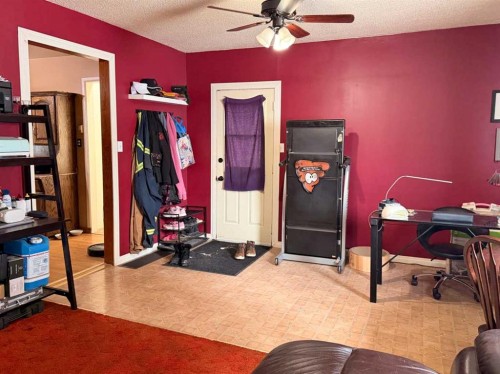 6119 53 Street, Taber, AB - Indoor Photo Showing Office