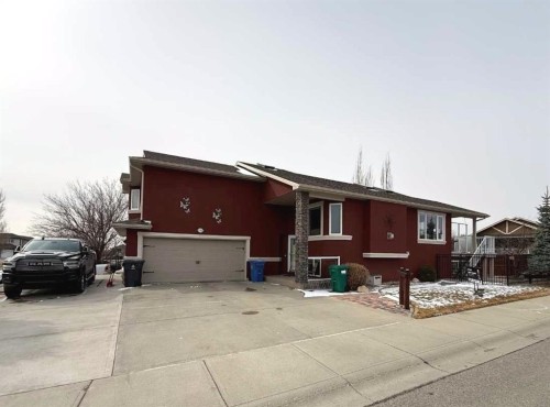 302 Sixmile Lane SOUTH Lethbridge, AB T1K 5S6