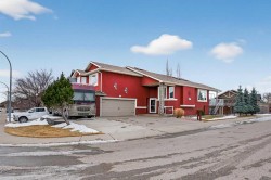 302 Sixmile Lane SOUTH Lethbridge, AB T1K 5S6