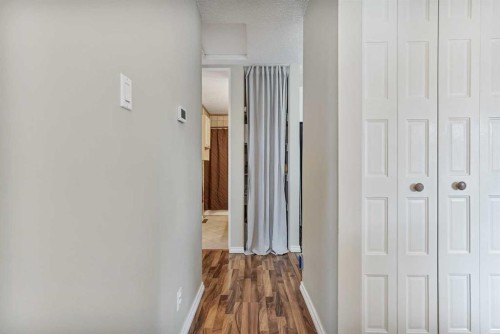 98 Eagle Road North, Lethbridge, AB - Indoor Photo Showing Other Room