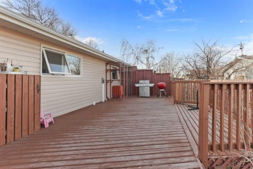 98 Eagle Road North, Lethbridge, AB - Outdoor With Exterior