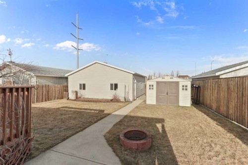 98 Eagle Road North, Lethbridge, AB - Outdoor