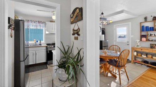 11 Mountain Vista Drive, Hill Spring, AB - Indoor