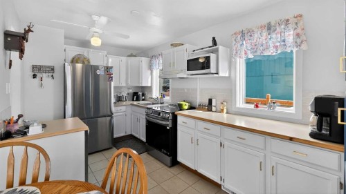 11 Mountain Vista Drive, Hill Spring, AB - Indoor