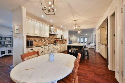 182 S 3 Street E, Magrath, AB - Indoor Photo Showing Dining Room
