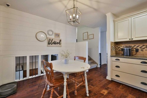182 S 3 Street E, Magrath, AB - Indoor Photo Showing Dining Room