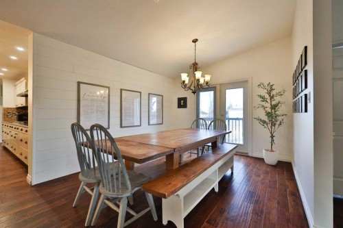 182 S 3 Street E, Magrath, AB - Indoor Photo Showing Dining Room