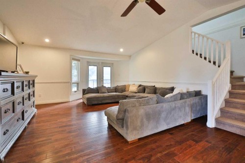 182 S 3 Street E, Magrath, AB - Indoor Photo Showing Other Room