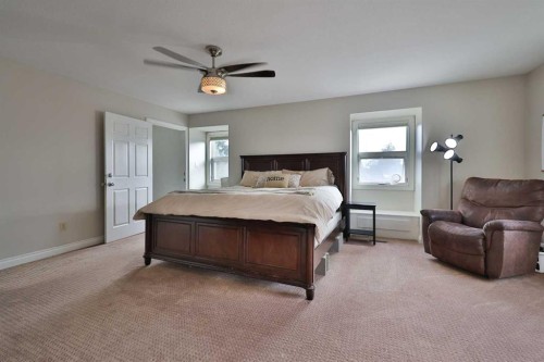 182 S 3 Street E, Magrath, AB - Indoor Photo Showing Bedroom
